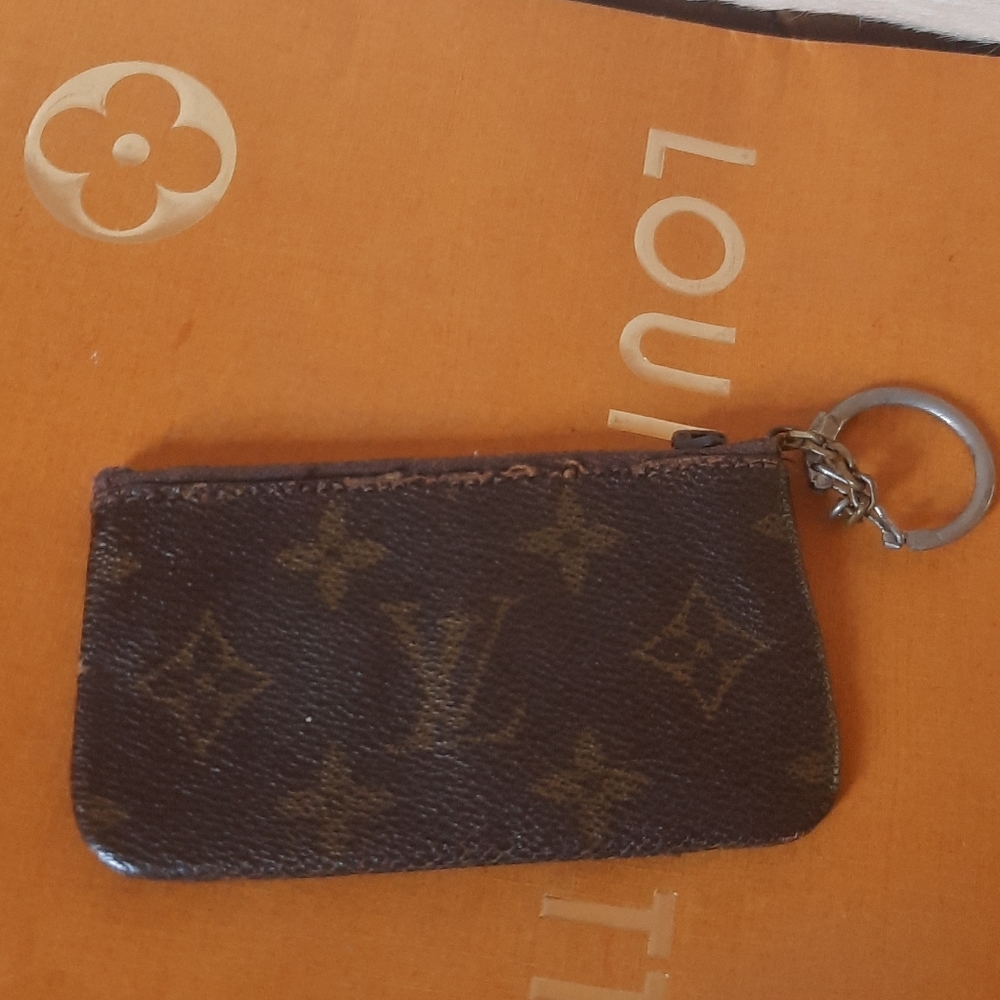 Authentic Louis Vuitton pouch wallet